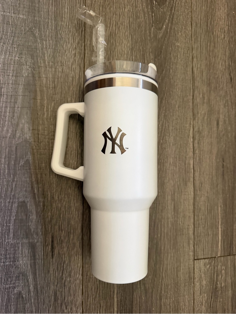 New York Yankees White Stainless Travel Tumbler with Handle
